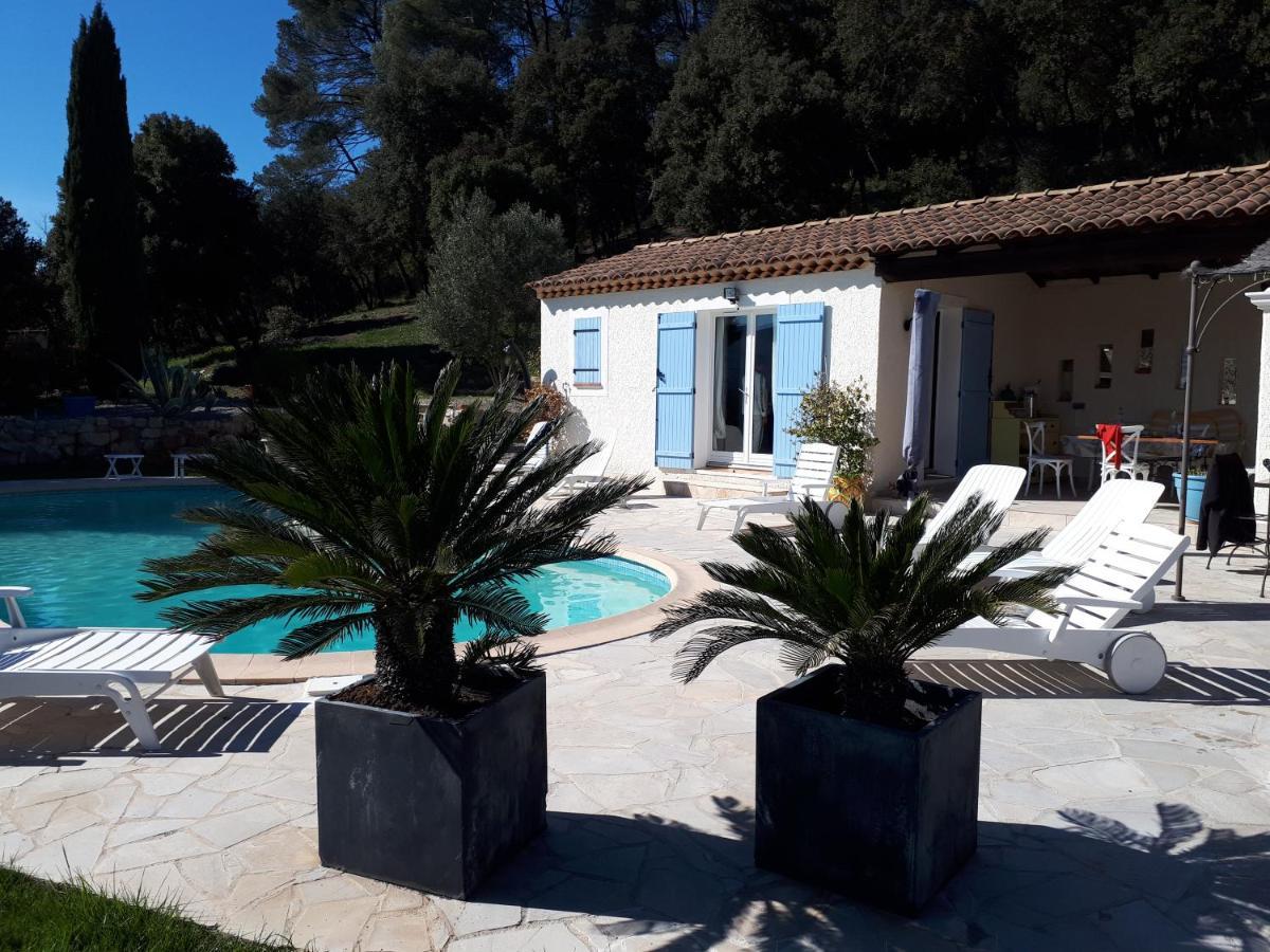 L'Oustaou De L'Estama Bed and Breakfast Rocbaron Esterno foto