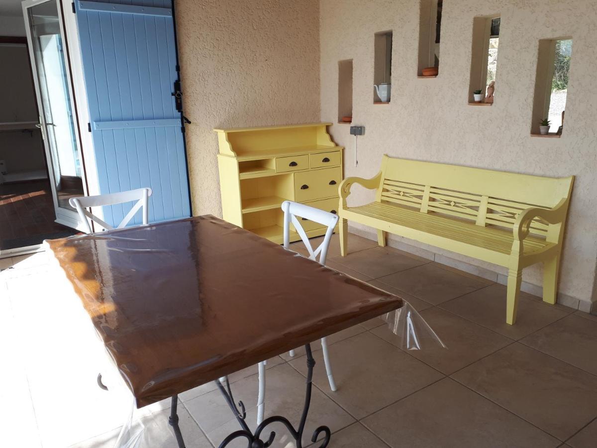 L'Oustaou De L'Estama Bed and Breakfast Rocbaron Esterno foto